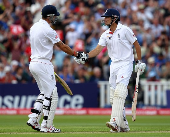 Kevin Pietersen and Alastair Cook added valuable 100 runs ... - 561 x 450 jpeg 61kB