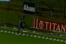 Angelo Matthews and Steven Smiths Superb Catch Video. Sri Lanka Vs Aus T20 Match
