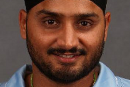 Harbhajan Singh bowling record against Australia