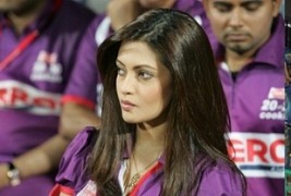 Pictures of match played between Bengal Tigers and Karnataka Bulldozers