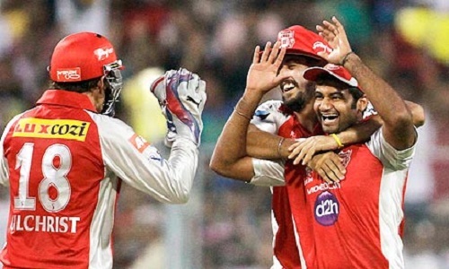 Paras Dogra celebrate wicket with his team