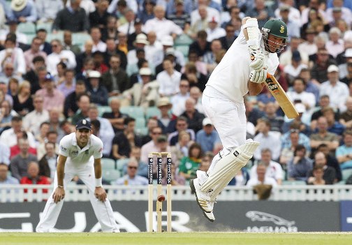 Graeme Smith jumps with a new ball