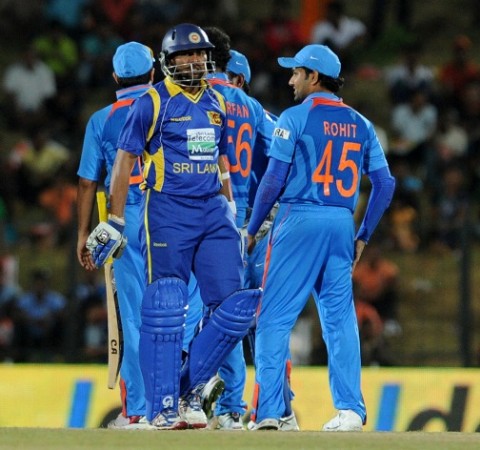 Tillakaratne Dilshan dismissed early Tillakaratne Dilshan dismissed early