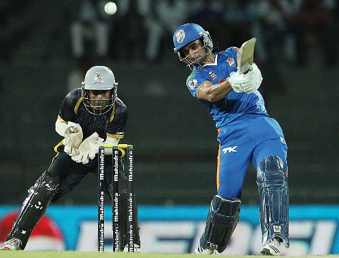 Imran Nazir plays through the off side