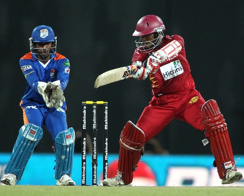 Dilshan works through the off side